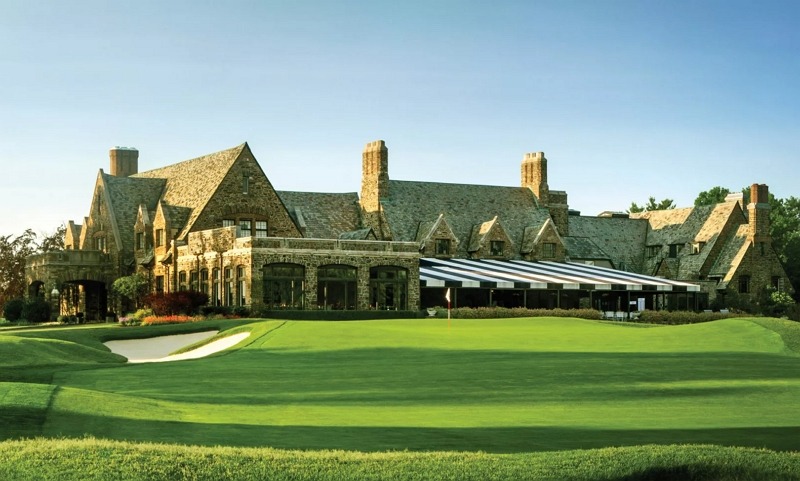 Winged Foot clubhouse.jpg
